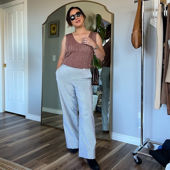 Knit Sleeveless V Neck Sweater - Picture 3 of 14